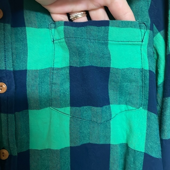 J. Crew size 6 Green and Navy Checker Plaid Casual Button Down Long Sleeve Shirt - Picture 3 of 8